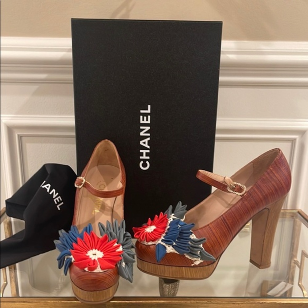 Chanel Rare Runway MarieJane Wedge Brown Floral Heels Size 7.5 M